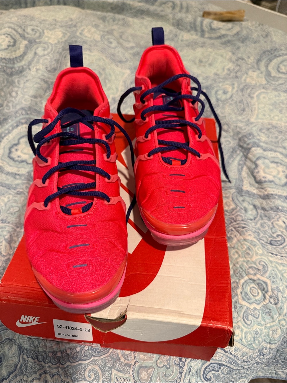 Women’s Nike Vapormax Athletic Shoes - Bright Pink with Purple Accents Size 10 - Picture 3 of 6